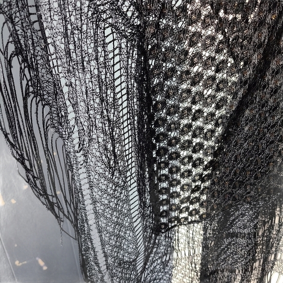 Black yellow knitted ponchos long string - Picture 7 of 7